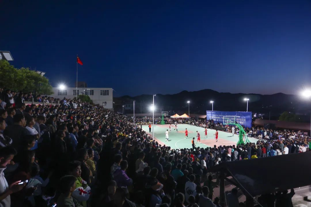 威宁县牛棚中学宣传片_威宁牛棚镇篮球赛冠军是谁_威宁县牛棚镇牛棚中学