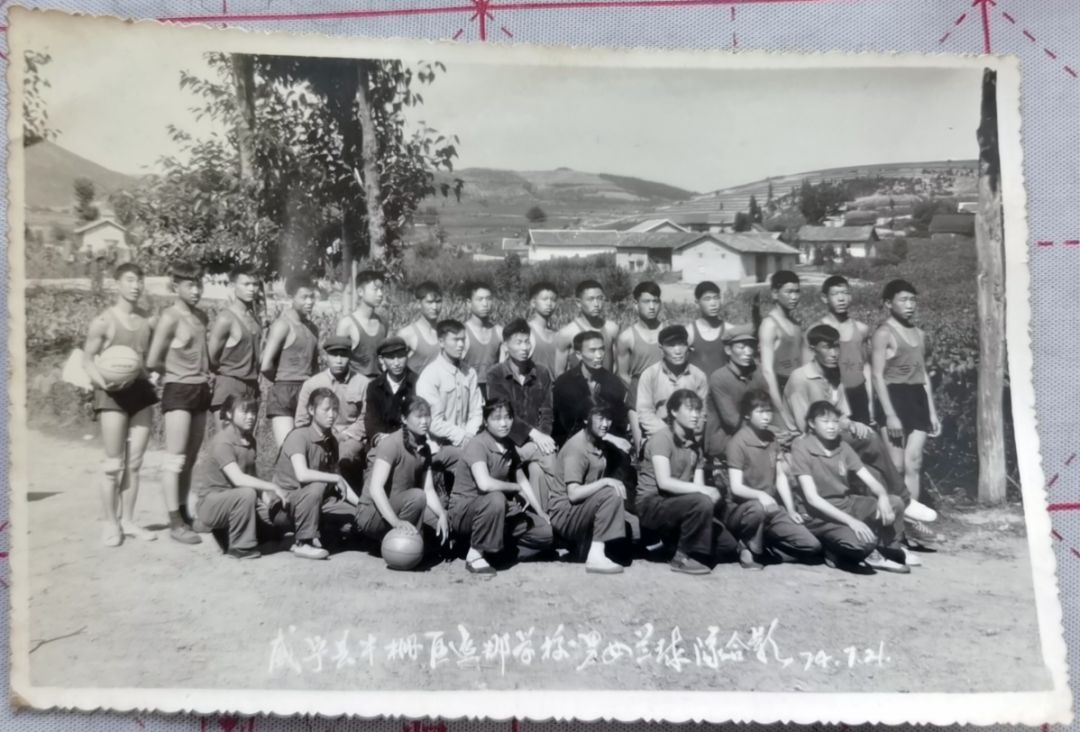 威宁县牛棚中学宣传片_威宁牛棚镇篮球赛冠军是谁_威宁县牛棚镇牛棚中学