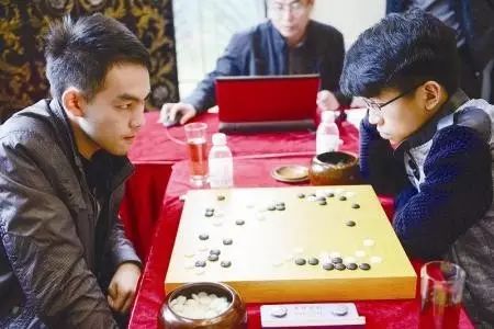 一体篮球规则比赛手球视频_一体篮球规则比赛手球犯规吗_篮球的手球一体比赛规则