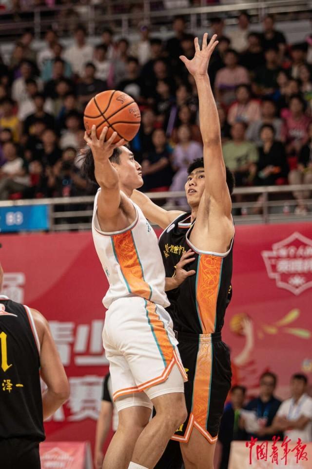 6月16日四川省第三届贡嘎杯篮球总决赛 